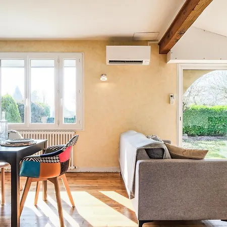 2 Bedroom In *
